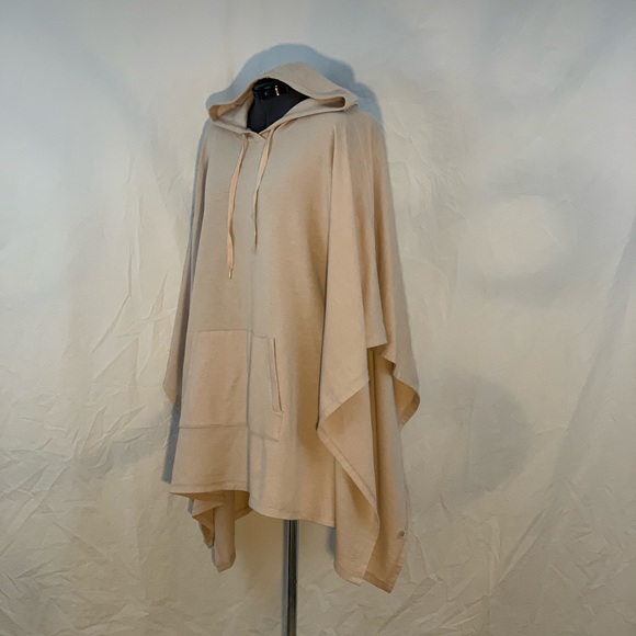 Cuddl Duds Jackets & Blazers - Cuddl Duds pancho shawl